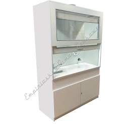 Dygestorium laboratoryjne - obserwacja doświadczeń za nauczycielem